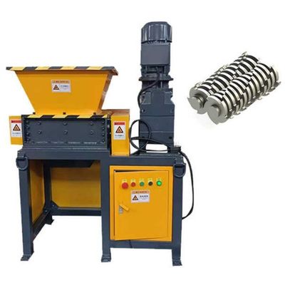 Machine de déchiquetage de déchets métalliques de taille moyenne à faible bruit automatique pour usine / appareil ménager