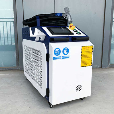 Machine à éliminer la rouille au laser à fibres de 1000w 1500w 2000w pour nettoyer le métal rouillé