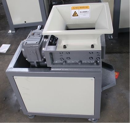 Machine de déchiquetage de bouteilles en PET, machine de déchiquetage à double arbre